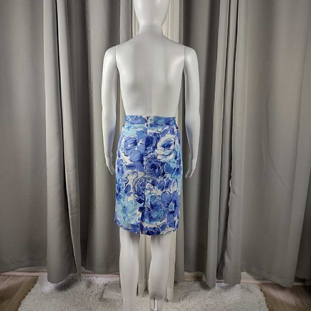 Van Heusen Women's 100% Cotton Blue, White Floral Back Zip, Pencil Skirt Size 8 - Picture 3 of 10